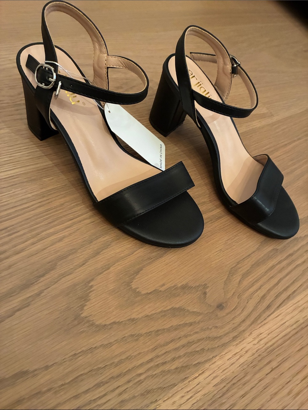 Amazon WUIWUIYU Women's Girls' High Heel Open Toe Sandals. Black. Size 5. NWT.